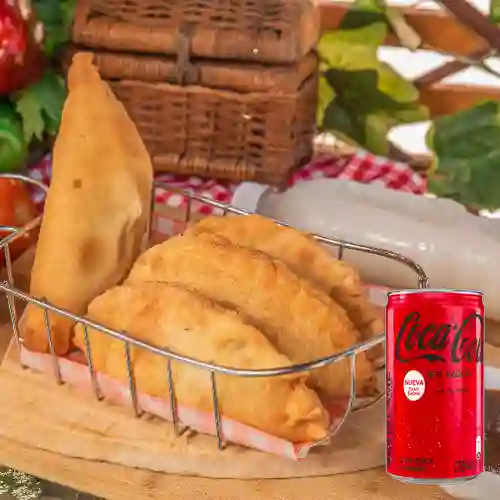 Combo Empanadas Surtidas X 4 +Cocacola S/az 235ml
