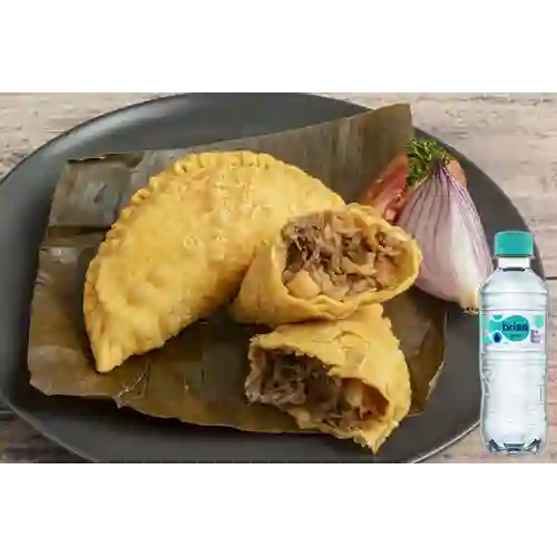 Combo Empanada D' Lomo Saltado + Brisa Sin Gas 280ML