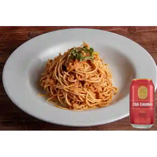 Combo Spaghetti Bolognesa + Club Cola Roja Lata 330ml