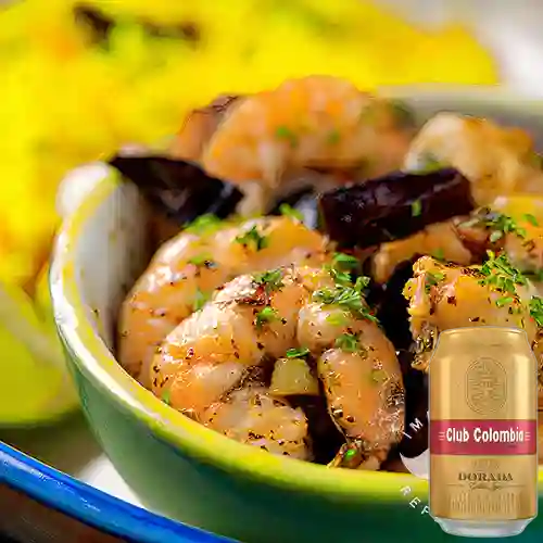 Combo Camarones al Ajillo + Club col. Dorada Lta 330ml