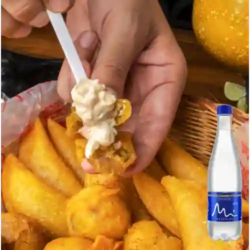 Combo Empanadas X 5 + Manantial Sin Gas 600 ml