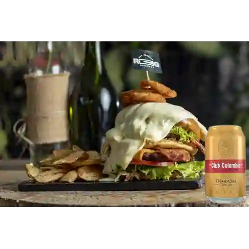 Combo Hamburguesa Reina Blanca + Club Cola Dorada Lata 330ml