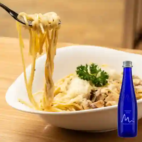 Combo Pasta Alfredo c/ Pollo +Manantial S/gas 300ml