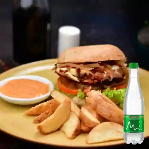 Combo Hamburguesa Casera + Manantial Con Gas 600ML