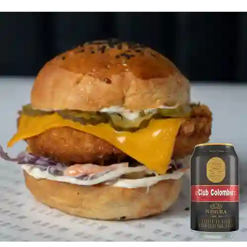 Combo Hamburguesa de Pollo + Club Cola Negra Lata 330ml