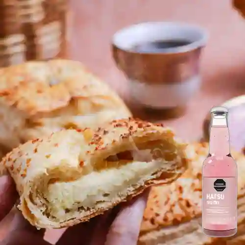 Combo Pastel de Queso +Hatsu Frambuesa Rosas 300ml