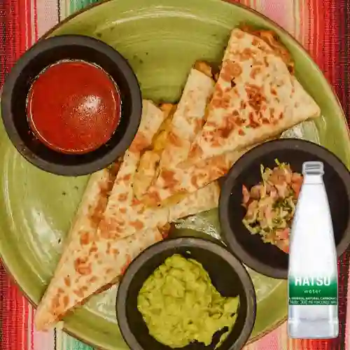 Combo Quesadillas + Agua Hatsu con Gas 300 ml