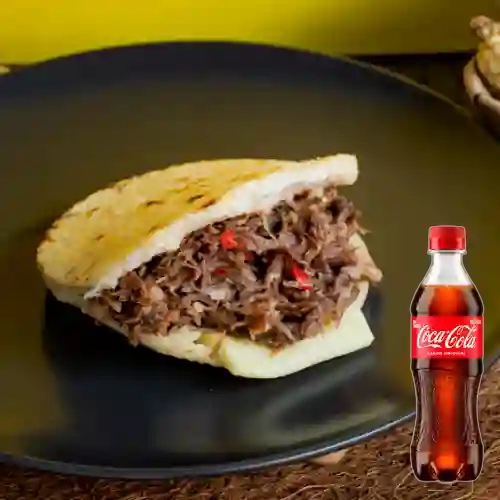 Combo Arepa Solo Carne + Coca Cola Original 400 ml