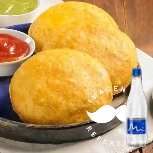 Combo Arepa de Huevo y Pollo + Agua Manantial