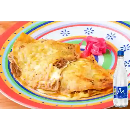 Combo Quesadilla de Pastor + Manantial Sin Gas 600 ml
