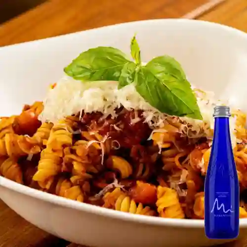 Combo Pasta Bolognese + Manantial Sin Gas 300 ml