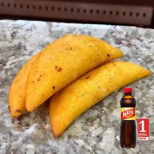 Combo Empanada de Pollo + Natu Malta 400 ml