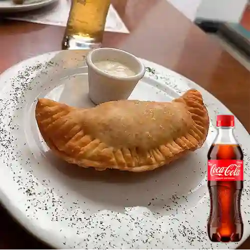 Combo Empanada Argetina de Carne +Cocacola Orig 400ml