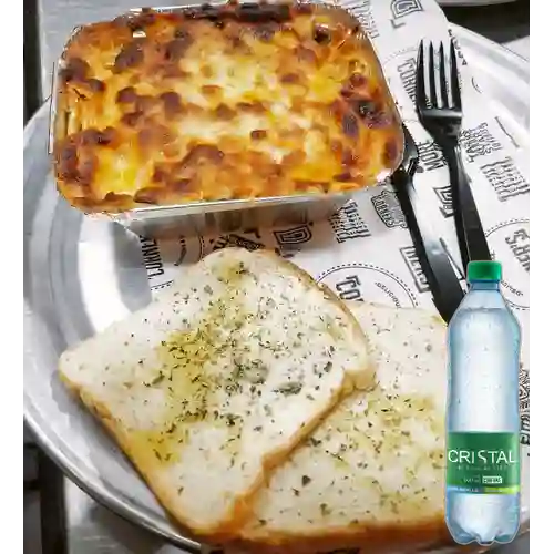 Combo Lasaña Mixta + Cristal con Gas 600 ml