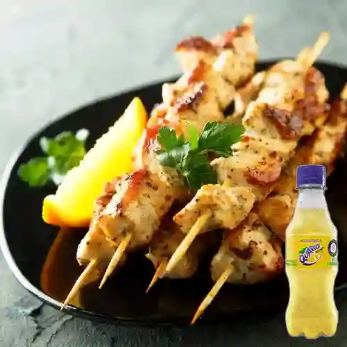 Combo Chuzo de Pollo + Quatro Original 250ML