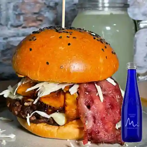 Combo Costeñita Burger + Manatial Sin Gas 300ML