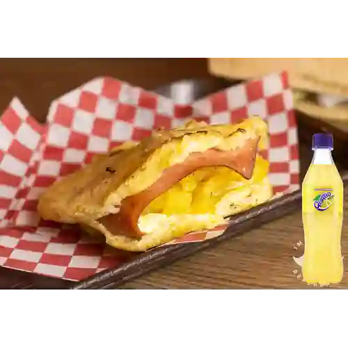 Combo Arepa Hawaiana + Gaseosa Quatro 400 ml