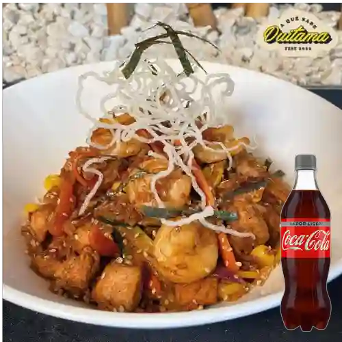 Combo Yakimeshi Cerdo Camarón +Cocacola Light 400ml