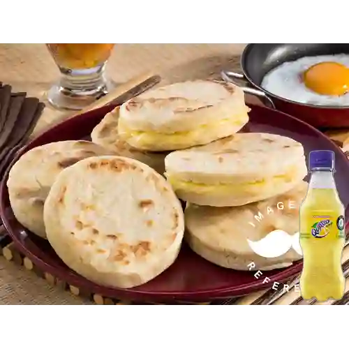 Combo Arepa Rellena de Queso + Quatro Original 250ML