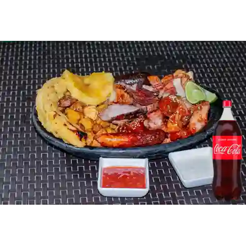 Combo Bandeja Mega Recargada + Coca Cola Original 2.5 l