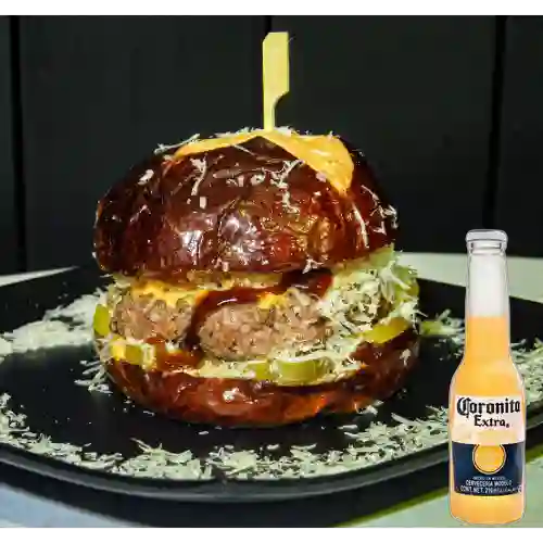 Combo Wagyu Burger + Corona 210 ml