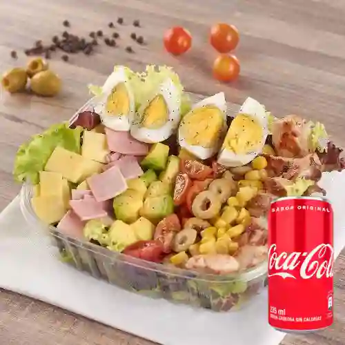 Combo Ensalada Cobb + Coca Cola Sabor Original 235 ml