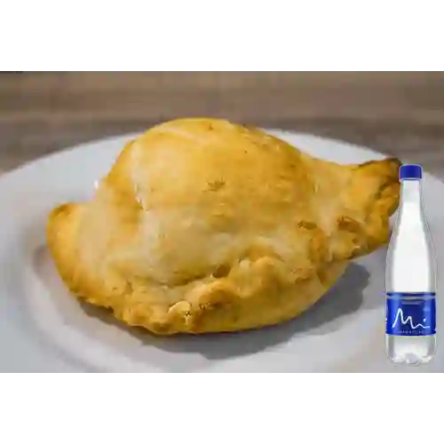 Combo Empanadas Argentinas + Manantial Sin Gas 600ML