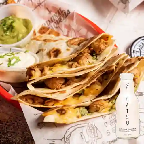 Cheesadilla de Pollo +Hatsu Blanco Mangostino 400ml