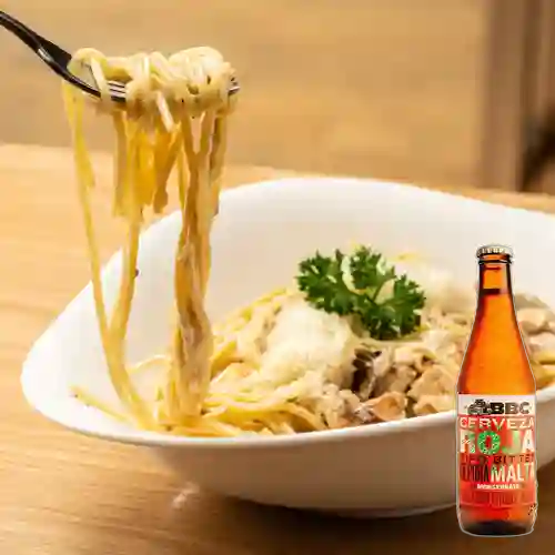 Combo Pasta Alfredo con Pollo + BBC Monserrate Roja 330ml