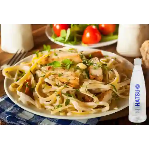 Combo Pasta Pollo a la Ruota + Hatsu Mineral Sin Gas 600 ml