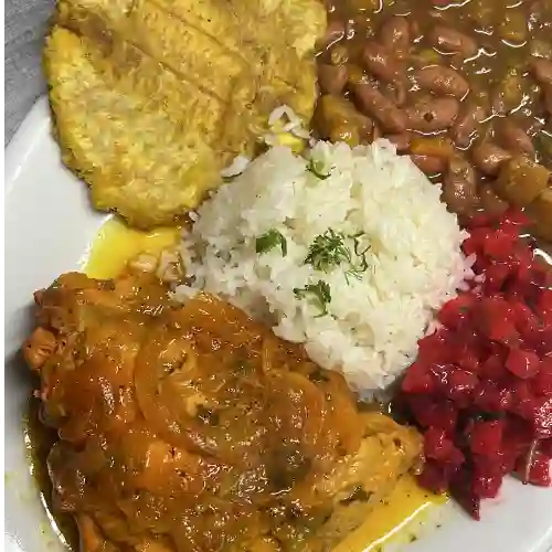 Combo Arma Tu Almuerzo Bandeja + Gaseosa Premio 400Ml