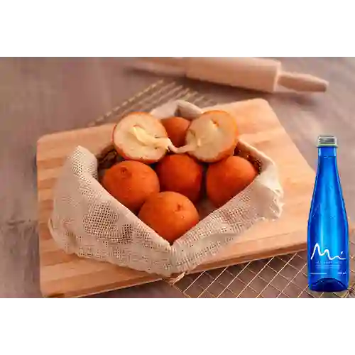 Combo Buñuelo Relleno Queso + Manantial Sin Gas 500 ml