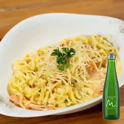 Combo Pasta Carbonara Salmone +Manantial C/Gas 300ML