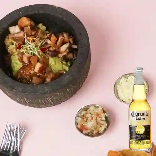 Combo Molcajete de Tocinos + Cerveza Corona