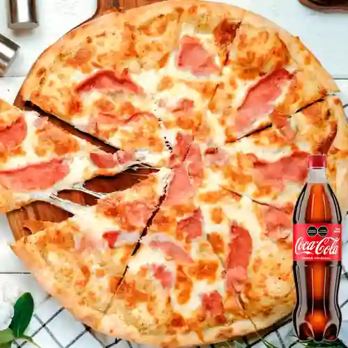 Combo Pizza Jamón Familiar + Coca Cola Original 1 L