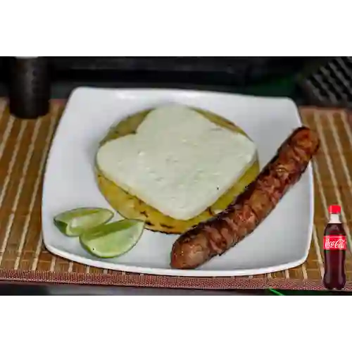 Combo Arepa con Queso y Chorizo + Cocacola Orig 400 ml