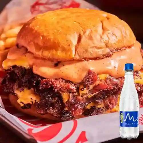 Combo Sweet Bacon Triple + Manantial Sin Gas 600 ml