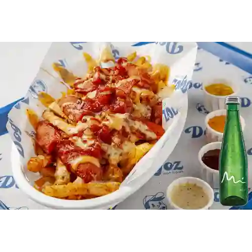 Combo Salchipapa Sencilla + Manantial con Gas 300 ml