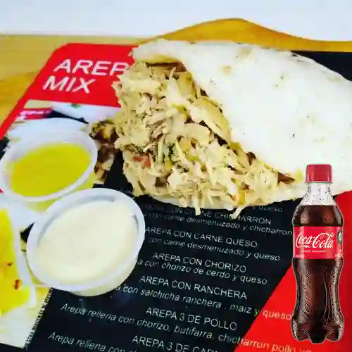 Combo Arepa de Pollo + Coca Cola Original 400 ml