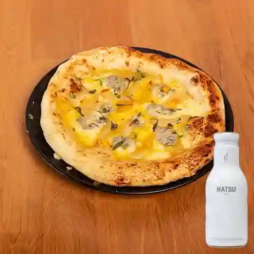 Combo Pizza 4 Quesos + Hatsu Blanco 400 ml