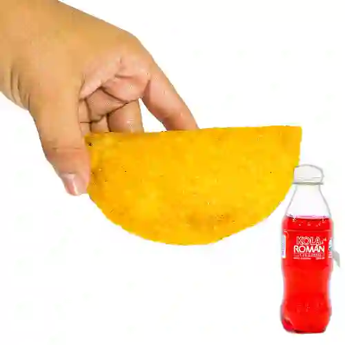 Combo Empanada de Maíz de Pollo + Kola Roman 250Ml
