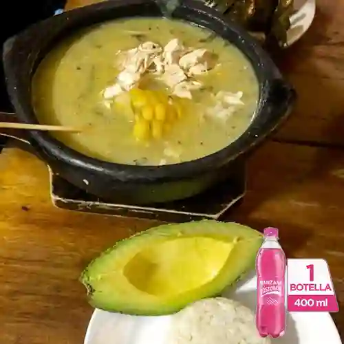 Combo Ajiaco + Gaseosa Manzana Postobon 400ml