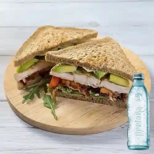 Combo Sándwich Pollo + Bretaña 250 ml
