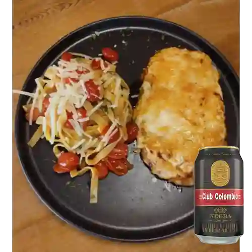 Combo Pollo Al Parmesano + Club col. Negra Lta 330ml