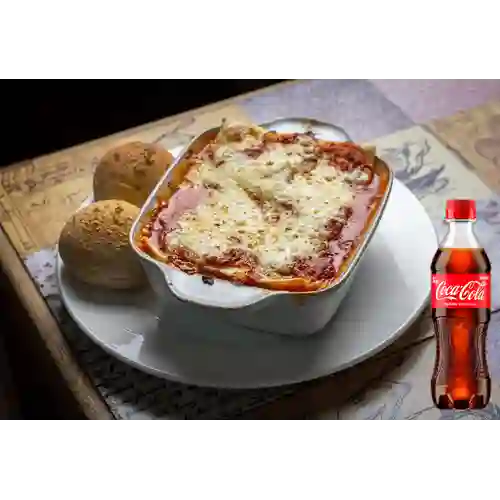 Combo Lasaña Bolognesa + Coca Cola Original 400 ml