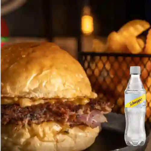 Combo Hamburguesa Oklahoma + Schweppes Soda 400ml