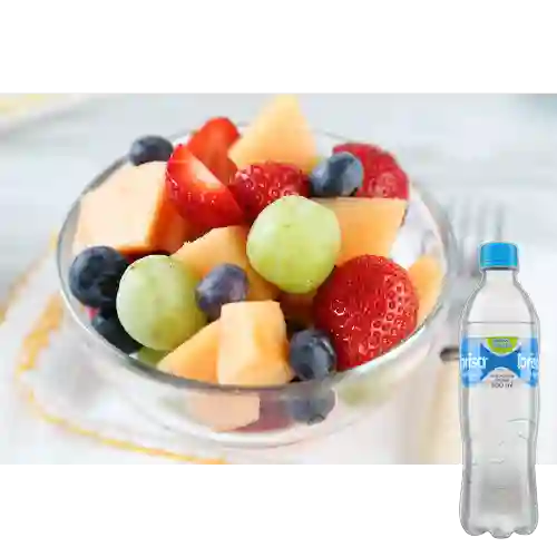 Combo Ensalada de Frutas Pequeña + Brisa Sin Gas 600ML