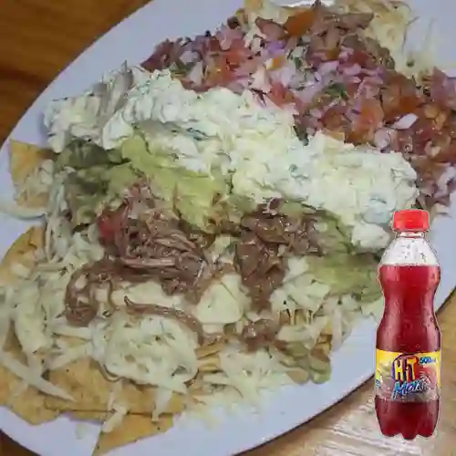 Combo Nachos con P��lled Pork + Hit Mora 500 ml