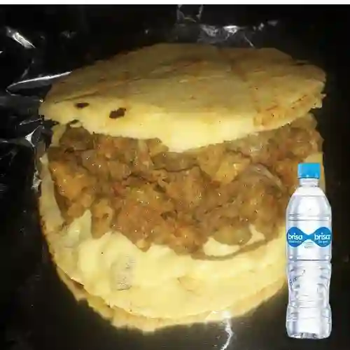 Combo Arepa Carne Chicharrón + Agua Brisa Natural