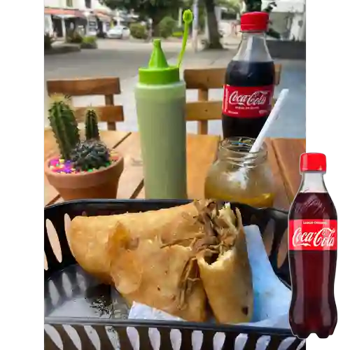 Combo Empanada Mixta + Coca-Cola Sabor Original 400 ml
